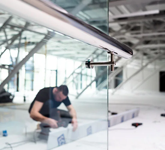 Carrollwood, FL highly skilled glass repair technicians